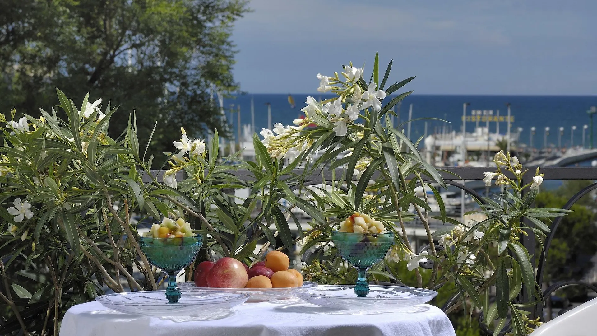 Hotel Al Cavallino Bianco Riccione 4*,