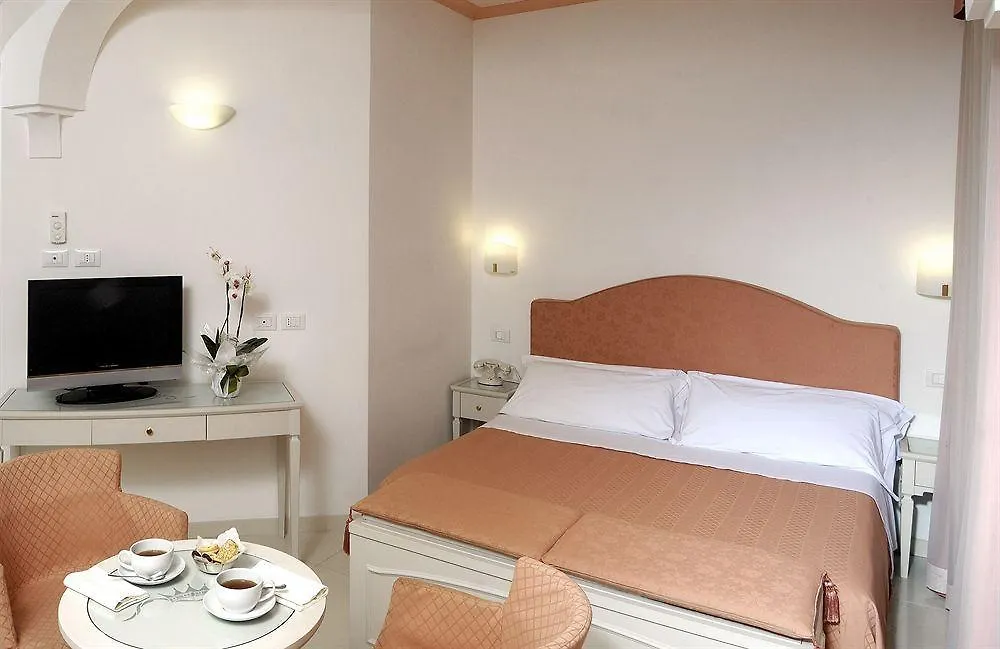 Hotel Al Cavallino Bianco Riccione 4*,  Italie